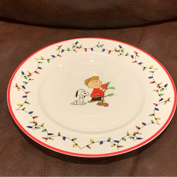 Peanuts Charlie Brown & Snoopy with Christmas Tree Ceramic Salad Plate - Picture 4 of 7